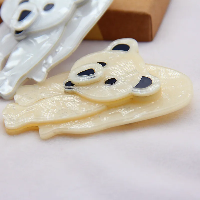 FishSheep Acrylic Polar Bear Brooches For Women Lovely Animal Resin Lapel Pin Brooch Jewelry Female Badge Clothes Accessories