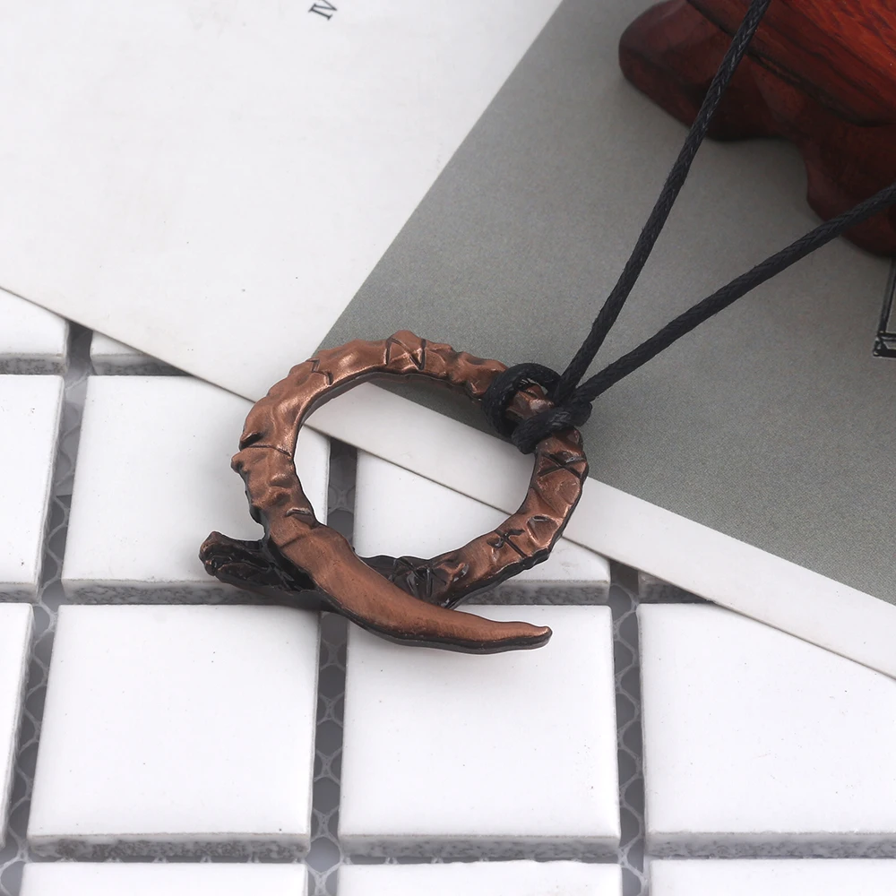 Game GOD OF WAR 4 Necklace Vintage Snake Logo Red Color Pendant For Man Car Woman Bag Jewelry Gift