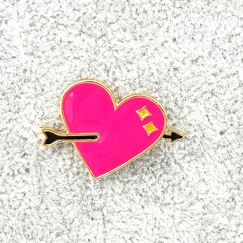 X193 كارتون لطيف الكلب الأغنام القلب يونيكورن القط بروش معدني دبابيس الأزياء والمجوهرات بالجملة