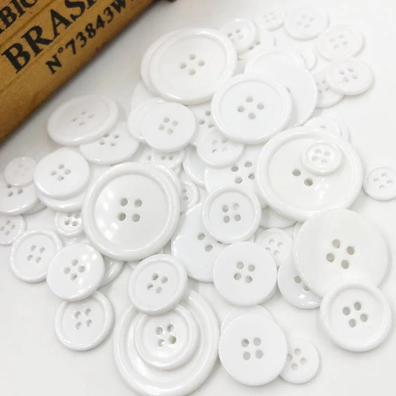 50pcs 11/15/18/20/25/30mm White RESIN Buttons Decorative 4 Holes Coat Kids Sewing Clothes Accessory Round Shirt button PT250