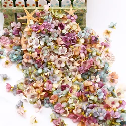 50/100pcs Multicolor Daisy Flower Head Mini fiore artificiale di seta per la festa di fidanzamento di nozze decorazioni per la casa copricapo ghirlanda fai da te