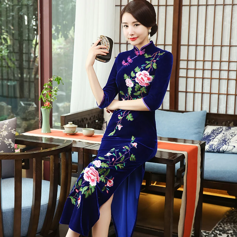 Top Grade Female Fall New Velour Qipao Chinese Style Embroider Flower Dress Half Sleeve Long Evening Mandarin Collar Cheongsam 