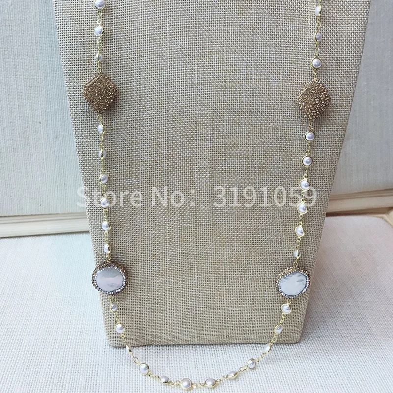 

2018 fashionable and simple female pearl necklaces