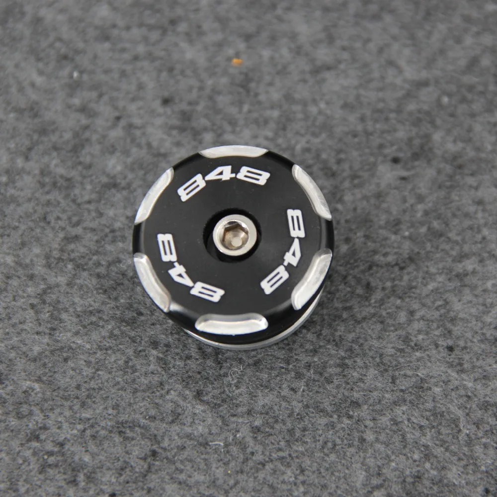 Modification Motorcycle Accessories Right Front wheel CAP Cover Axle Nut Cover Bolt For Ducati 848 /EVO All Years