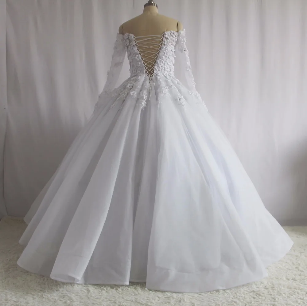 Generous Robe De Mariee Boat Neck Appliqued Beaded Flowers Long Sleeve Pleated Ball Gown Puffy Wedding Dress