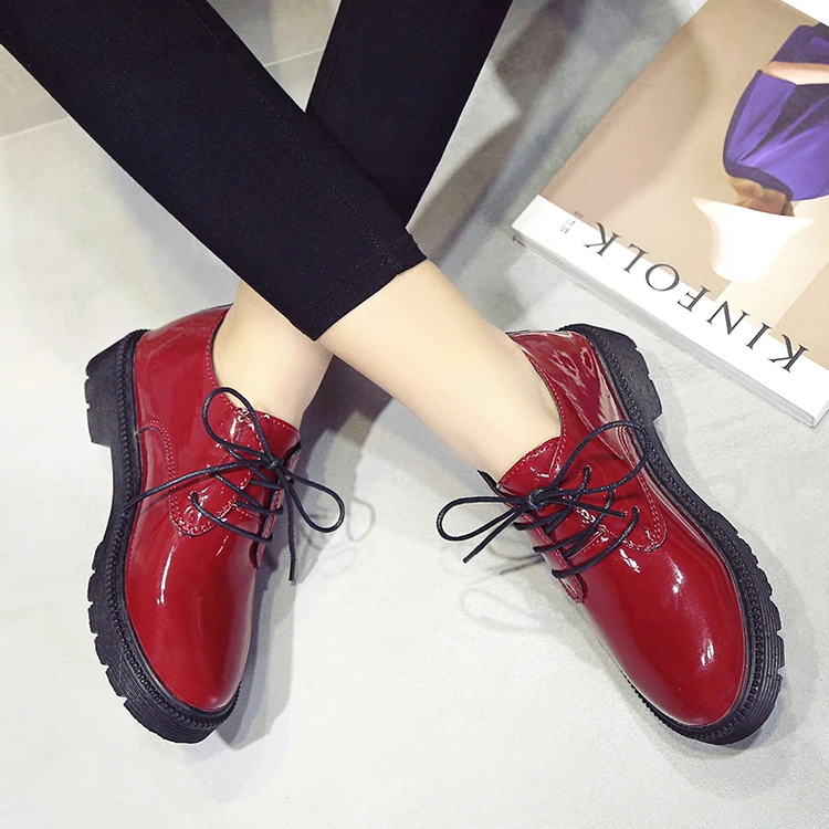 2019High Quality Women oxfords Flats Platform shoes Patent Leather Slip-on pointed Creeper black Brogue Loafers Brand