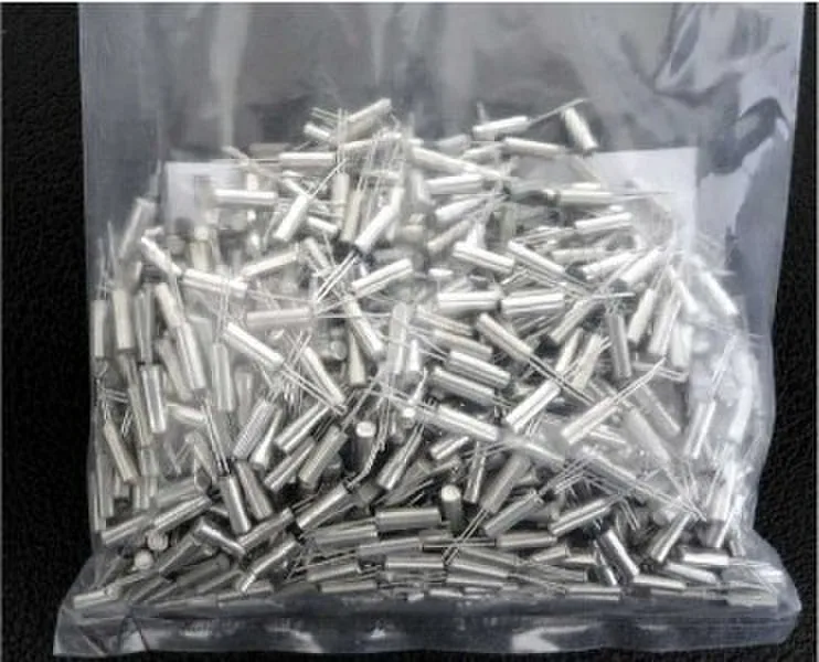 Free Shipping Crystal oscillator 51.2KHz Cylindrical 3 * 8 mm Quartz crystal, 51.2KHz 51.200KHz