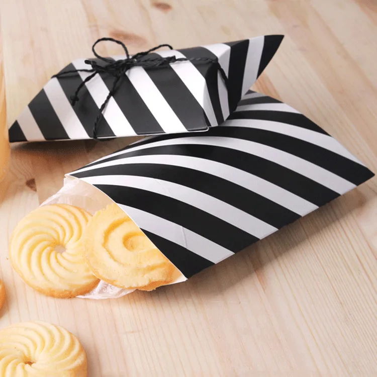 50Pcs New Creative Black And White Kraft Paper Gift Bag Box For Party Wedding Favours Candy Boxes Chocolate Boxes Package