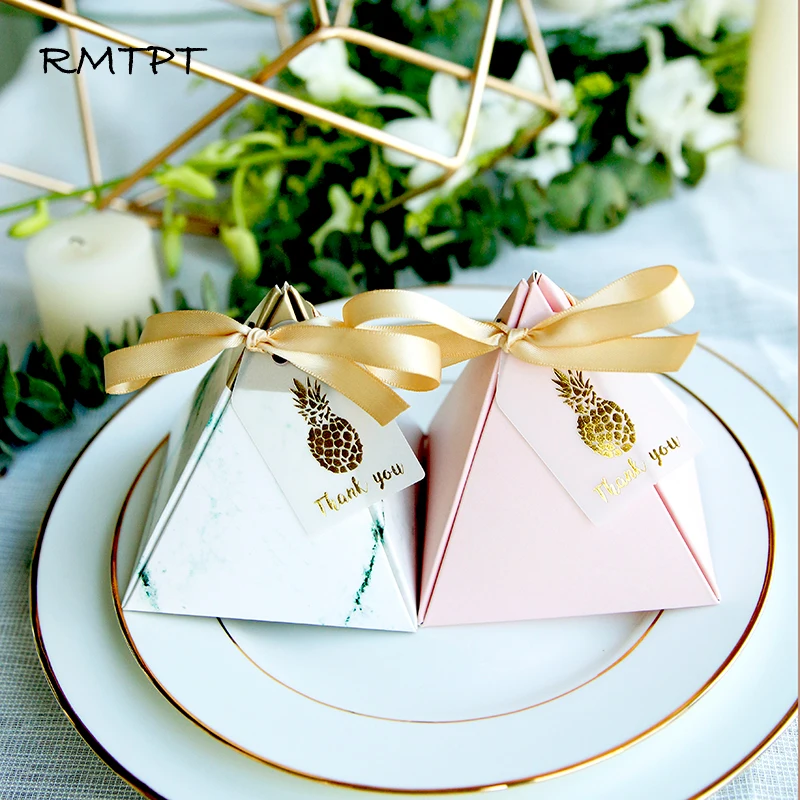 RMTPT 100 pz/lotto Alta Qualità Piramide Triangolare Stile Candy Box Baby Shower Favori di Nozze per Feste di Carta Scatole Regalo