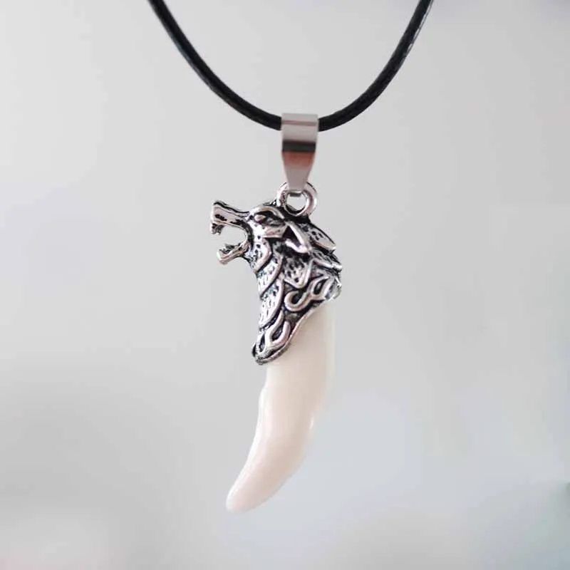 Punk Fashion Brave Men Wolf Tooth Spike Pendant Necklace Women Men Jewelry Fang Tooth Amulet Pendant Necklace