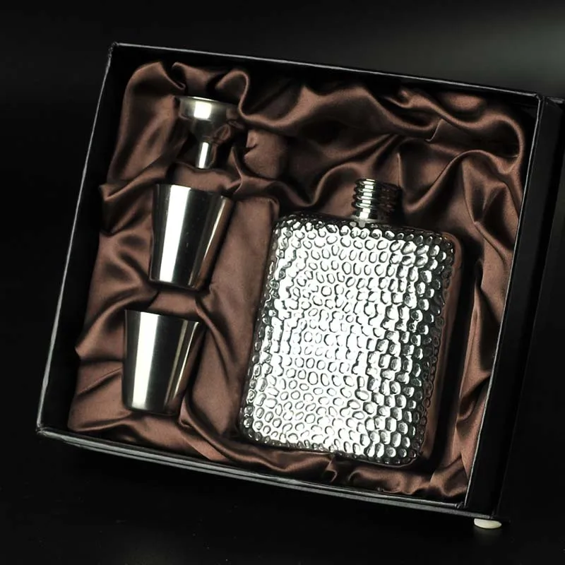 1 pc  Portable Stainless Steel The Volcano Grain Style Hip Flask 6 Ounces Outdoor Hip Flask For Gentleman Gift