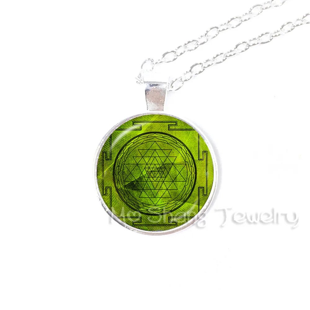 Silver Plated Sri Yantra Choker Necklace Glass Cabochon Pendant Fashion Mandala Necklace for Women Buddhist Spiritual Jewelry