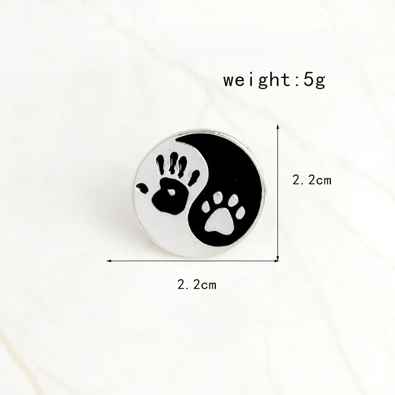 Paw ! Taiji Ying yang black and white round pendant Human hand print and dog print pins Lapel pin Badge Best friend