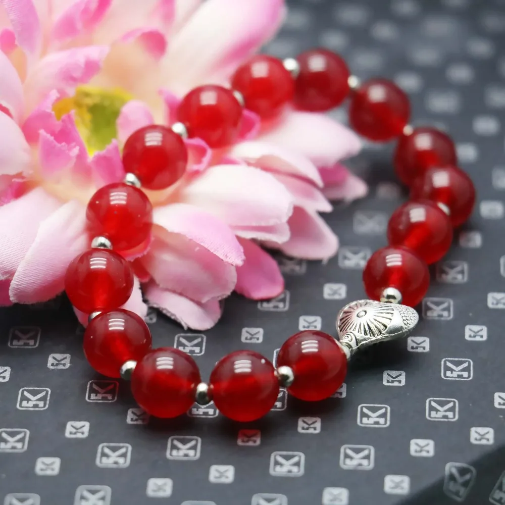 8mm Classic Red Chalcedony Beads Natural Stone Bracelet Hand Chain For Women Girls Gifts Tibet Silver Color Heart-shaped Pendant