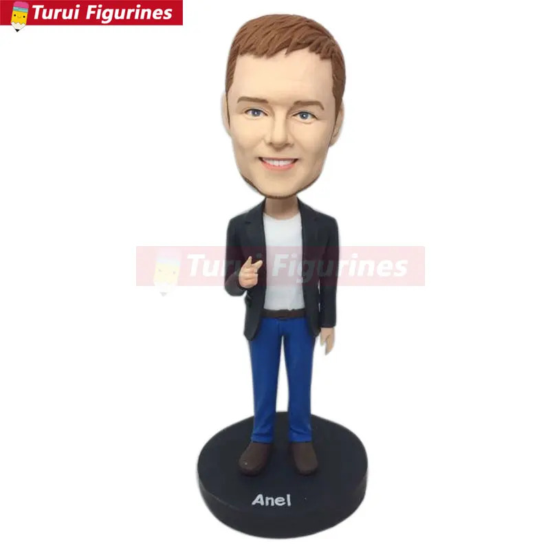 

Fully Customer Design Bobble Head Clay Figurines Based on Customers' Photos Using As Wedding or Birthday Cake Topper, Gifts, Dec