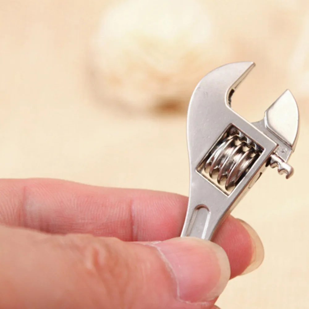 Clé à outils ajustable en métal, mini Clé à outils ajustable en métal Clé à molette, Porte-clés Porte-clés Cadeau 2019 Haute qualité de mode