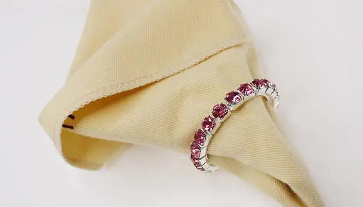 

Wholesale 50pcs / lot row Metal & pink Rhinestone Napkin Rings Hotel / Wedding Supplies Free Shipping