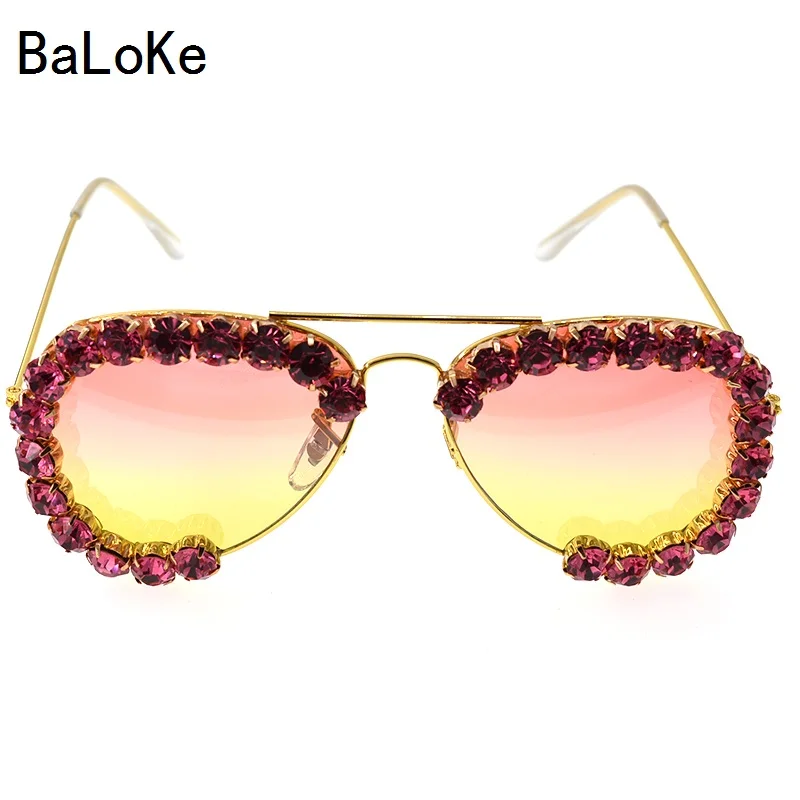 

Fashion Sunglasses Women Decorative Rhinestones Fashion Brand Design Glasses Oversize Frame Eyewear lens Sunglasses