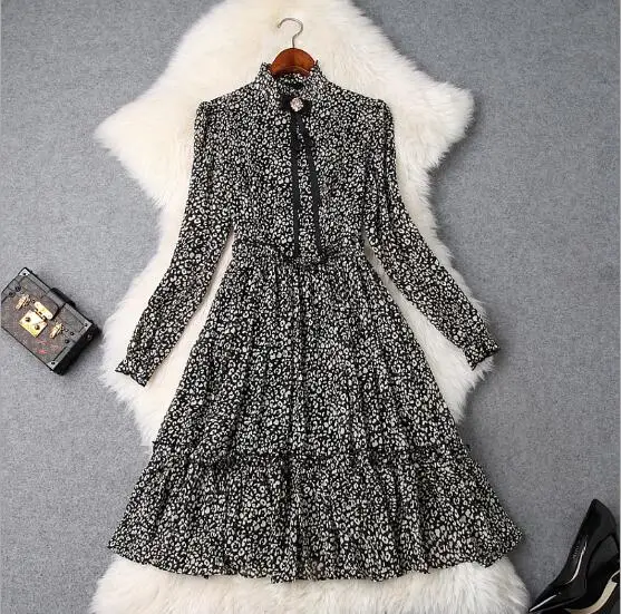 

2019 spring women's new small stand collar bow leopard wood ear print lantern sleeve dressT3449