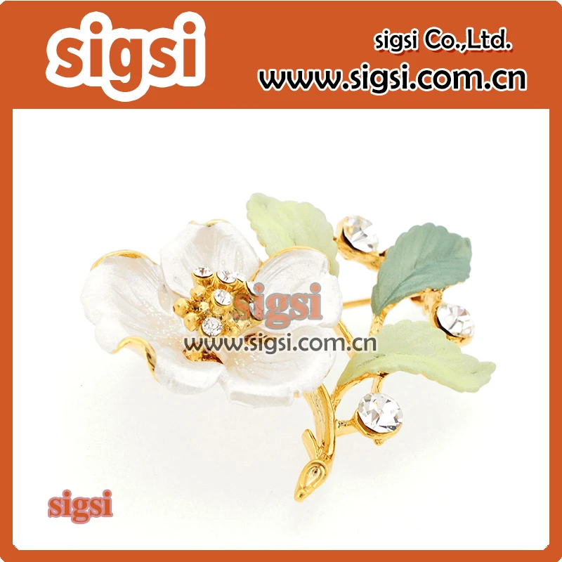 Attractive and charming  flower shape rhinestone brooch for wedding