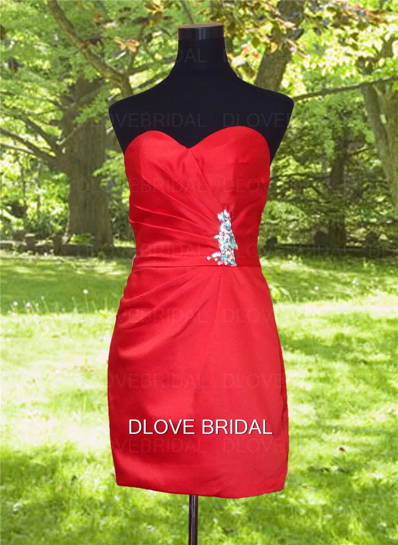 DLOVE DA SPOSA di Alta Qualità Simple Red Satin Abito Da Damigella D'onore Senza Spalline Sweetheart Breve Fodero Increspato Damigella Abiti Da Sposa Foto Reali