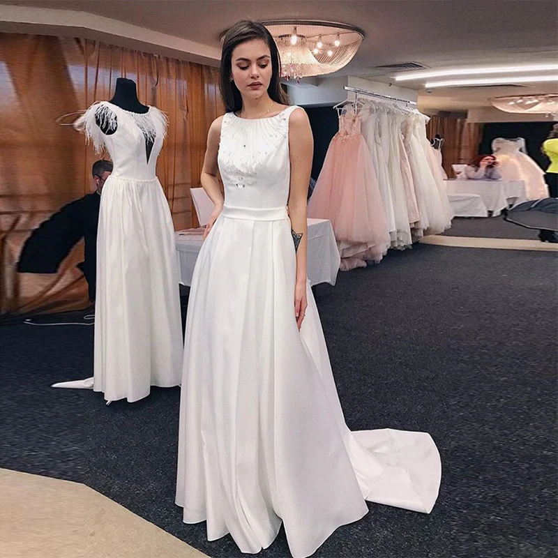 

Simple A-line Scoop Neck Wedding Dresses Sleeveless Sweep Train Bridal Gown Backless White Ivory Beaded Satin Vestidos De Noiva