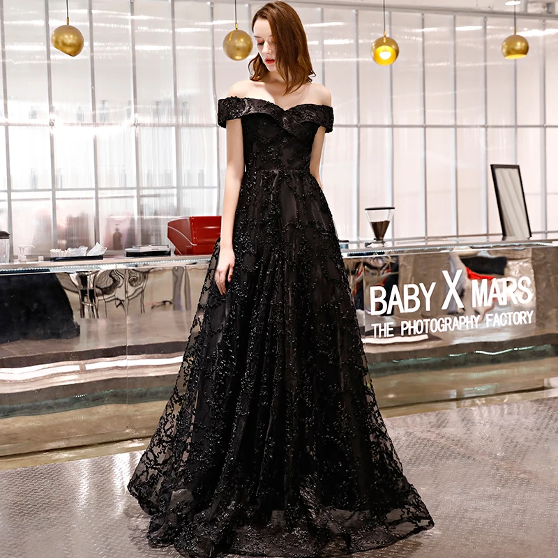 JaneVini Elegant Black Lace Lange Bruidsmeisjes Jurken voor Bruiloft Boothals Mouwloze EEN Lijn Floor Lengte Tulle Prom Partij Jassen