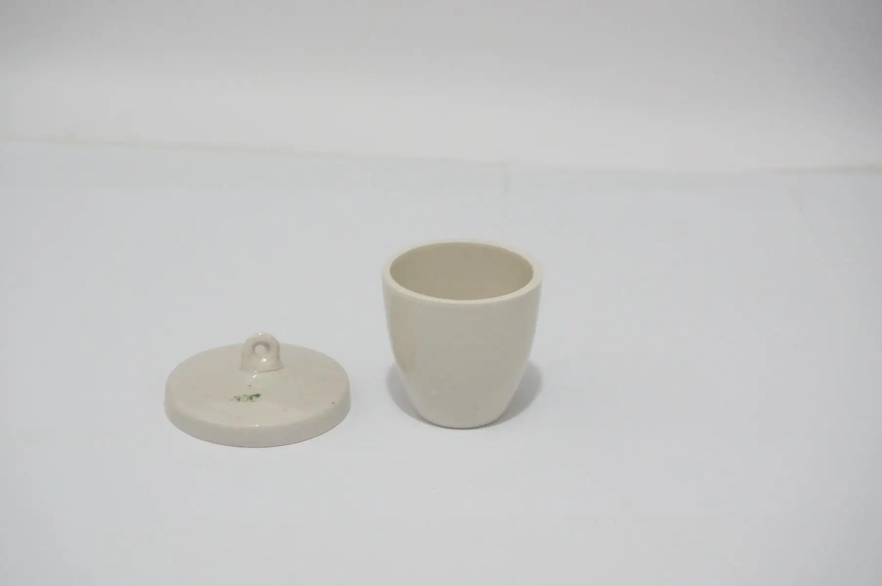 Lab Porcellana Crogiolo 30ml crogiolo In Ceramica Con Coperchio