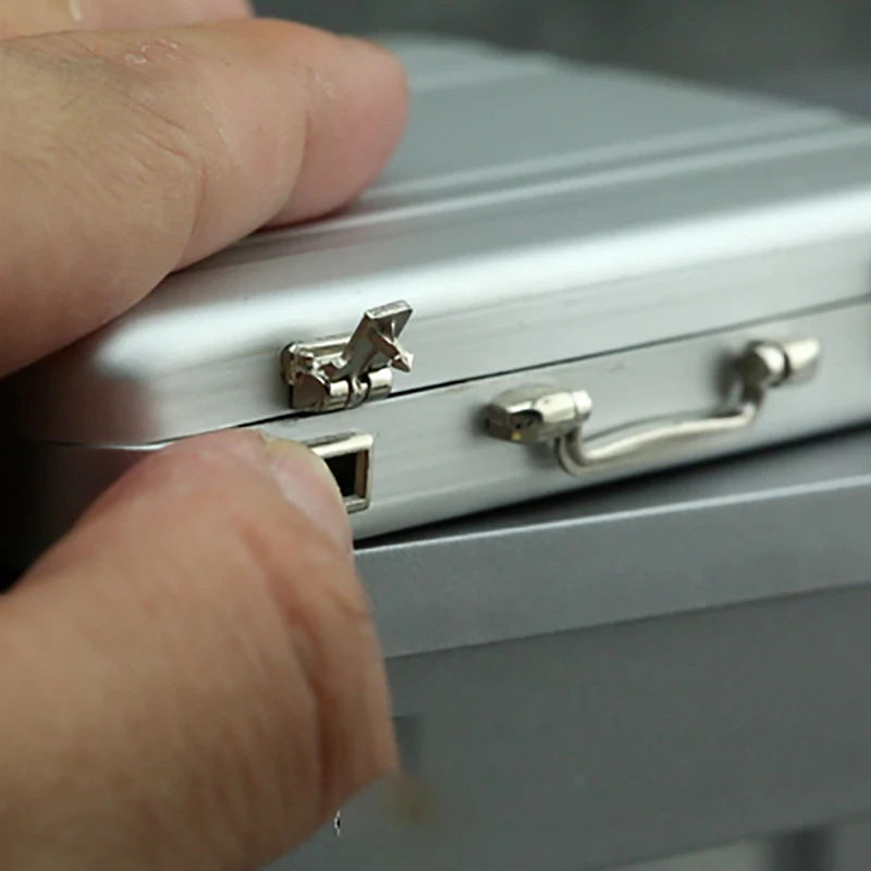 ร้อนรูป 1/6 Scale ฉากอุปกรณ์เสริมเงินอลูมิเนียมแบบพกพากระเป๋าเดินทางที่ละเอียดอ่อนกล่องสามารถเปิด Fit 12 "ตุ๊กตาของเล่น Action Figure