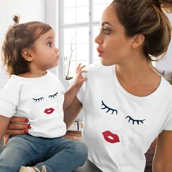 Camiseta con estampado de labios rojos para mujer y niño, ropa divertida a juego para la familia, ropa para madre e hija, camiseta informal de verano