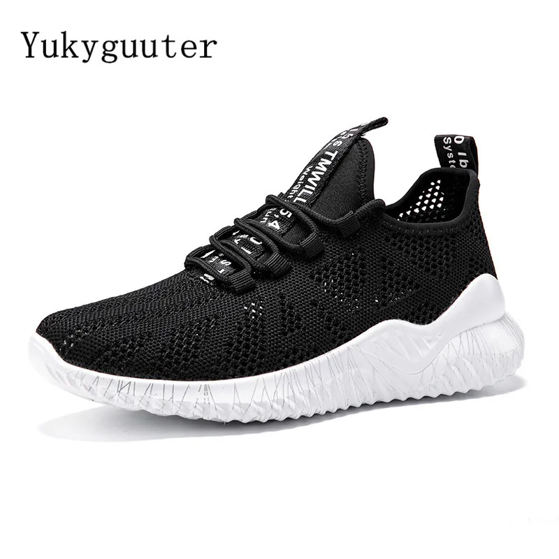 

Man Sports Running Shoes Outdoor Summer Breathable Couple Flats Shoes Men Lightweight Athletic Mesh Sneakers Lace Up Plus Size