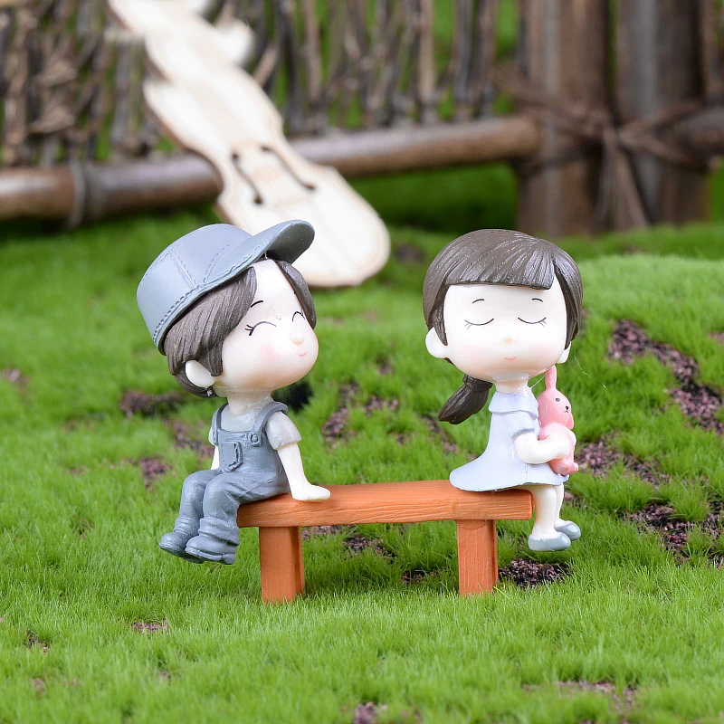 1set Sweety Lovers Couple Chair Figurines Miniatures Fairy Garden Gnome Moss Valentine\'s Day Gift Resin Crafts Home Decoration