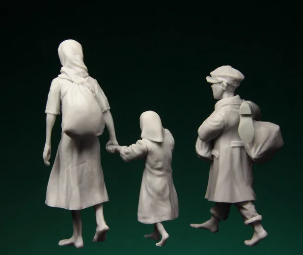 1/35 Resin Figure Model Kit 089 Russian refugees, 1941-45 Children Three Figures Unassembled unpainted Top