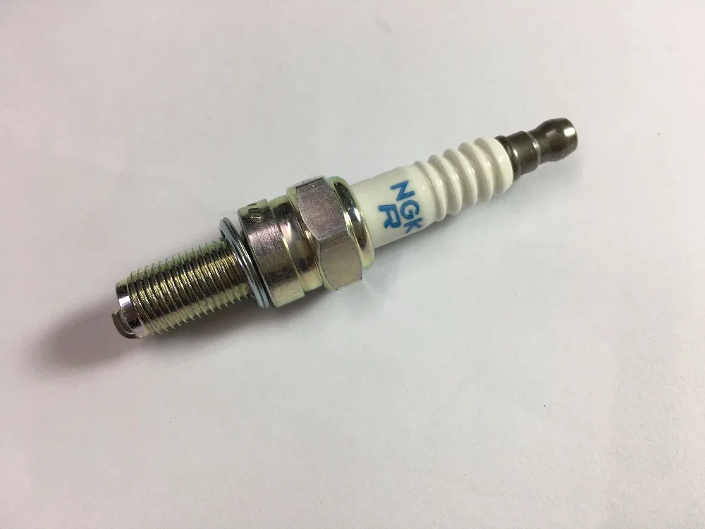 Spark Plug CR9EB for Benelli TNT899 TNT1130 TRE899K TRE1130K  Amazonas Cafe racer / TNT TRE 899 1130