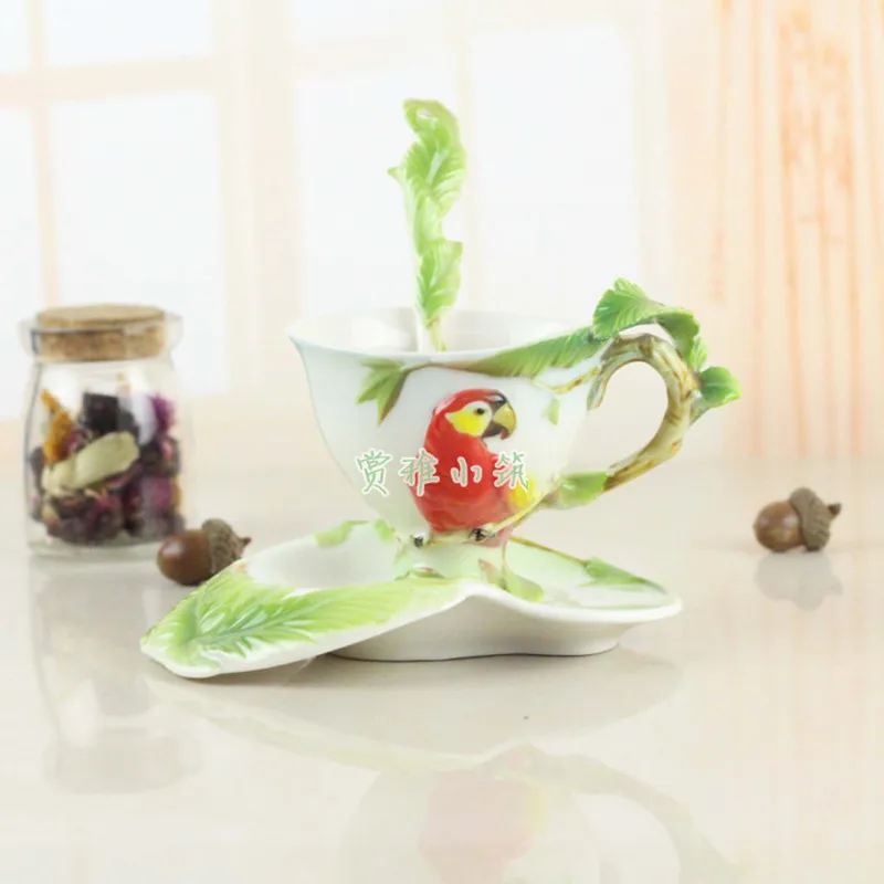 Hot Sale Parrot Coffee Cups With Saucer Tea Milk Cup Set with spoon Creative Ceramic Drinkware European Style Bone China Gifts