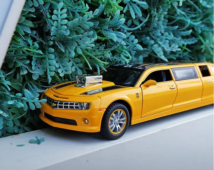 Lengthened yellow Comalo car model,high quality 1:32 alloy pull back cars,musical& flashing 6 open the doors,free shipping