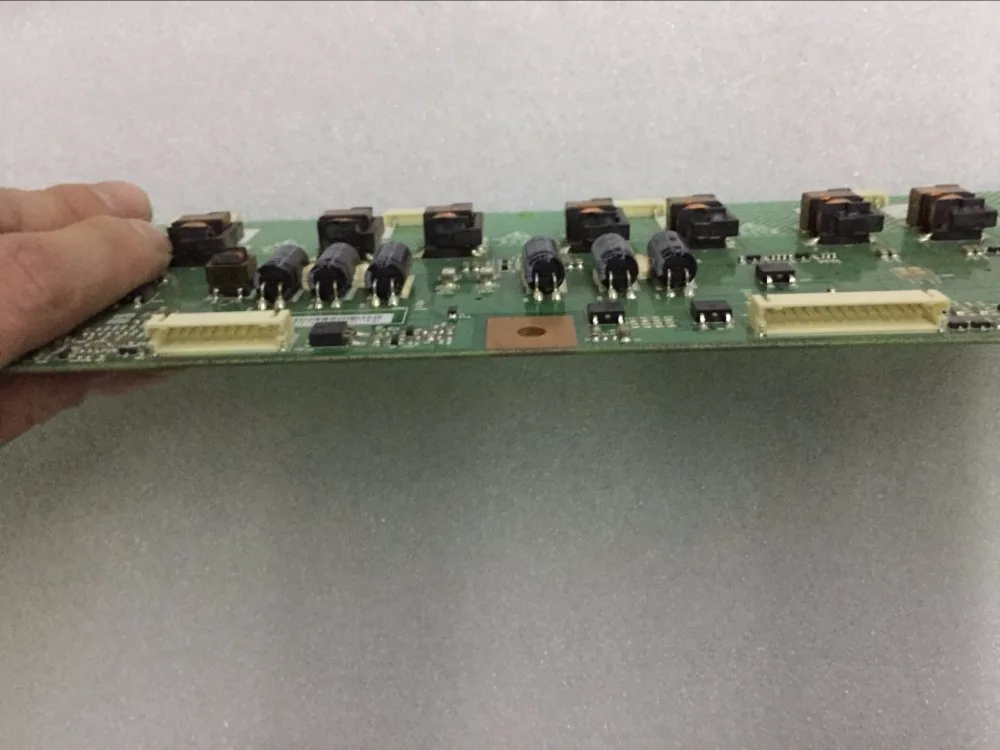 SZYLIJ الأصلي ل 37TA2800 VIT71022.54 REV:1 T370XW02 V.5 لوحة الضغط العالي instock