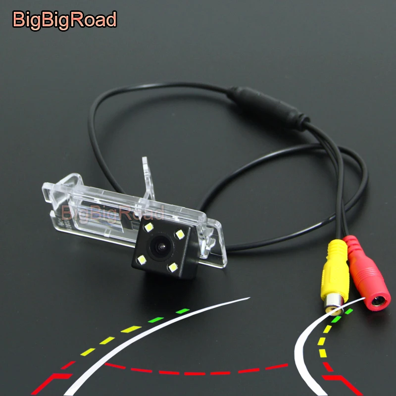 BigBigRoad Car Intelligent Dynamic Trajectory Tracks Rear View Camera For Renault Clio 3 / Lutecia 2005-2015 / Master 2010-2015