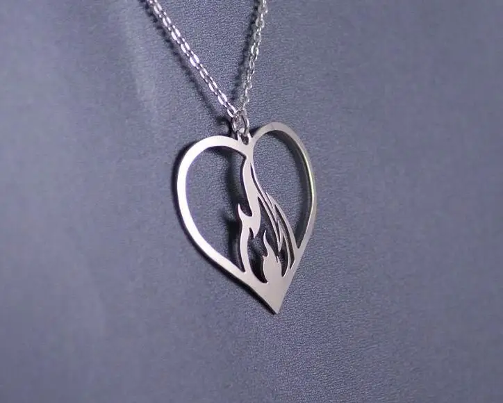 10pcs Flaming Heart necklace For its wearer it might symbolize passion, burning love,girl jewelry gift