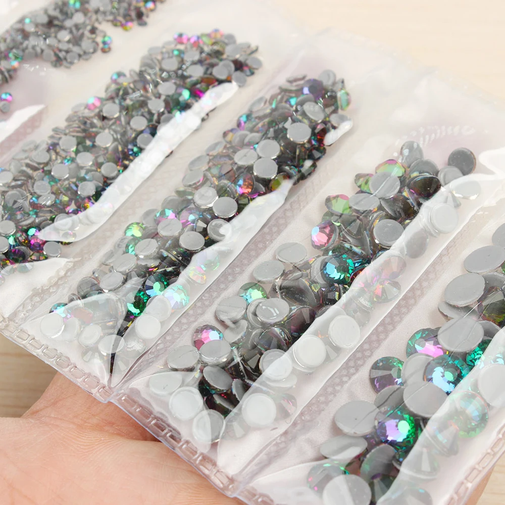 High-Quality Flame Green Color Iron On Hot Fix Rhinestones SS6-SS30 Flatback Crystal Glass Strass Hotfix Rhinestones For Garment