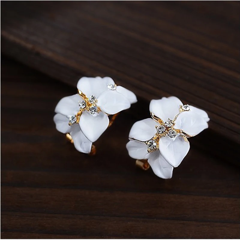 Vivid Leaf Gardenia Flower White & Black Trendy Stud Earrings for Women piercing Jewelry