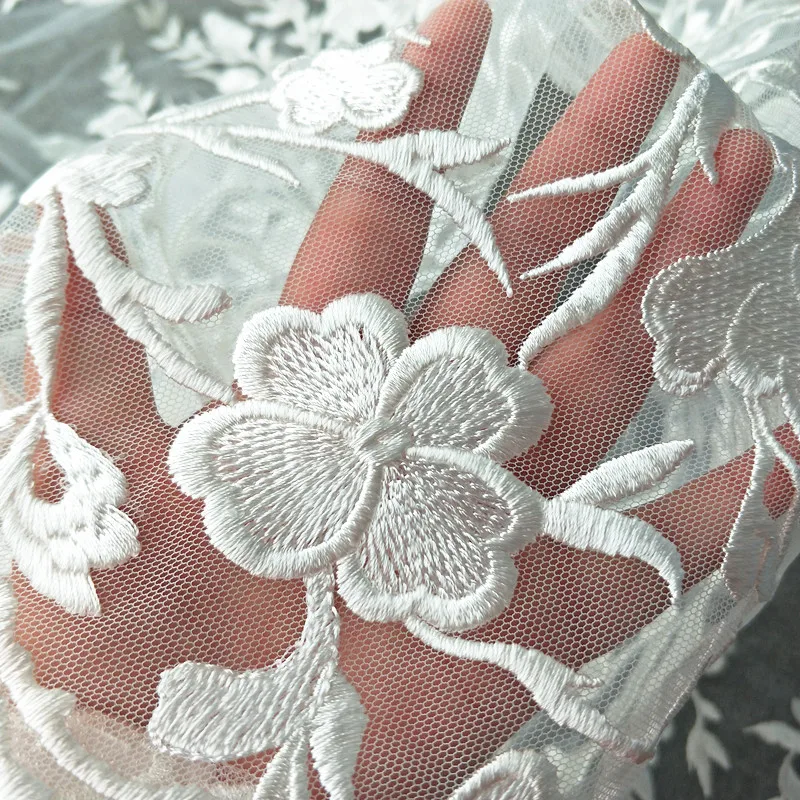 1 Yard / Pack Big Card with The Same Paragraph White Vine Flower Lace Fabric Suitable for Wedding, Dress, Fashion, Etc. DIY..