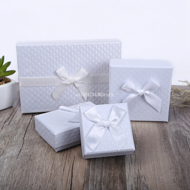 

200pcs Gift Box Ring Bracelet Jewelry Box White Bowknot Kraft Paper Boxes Fashion Design Favor Boxes