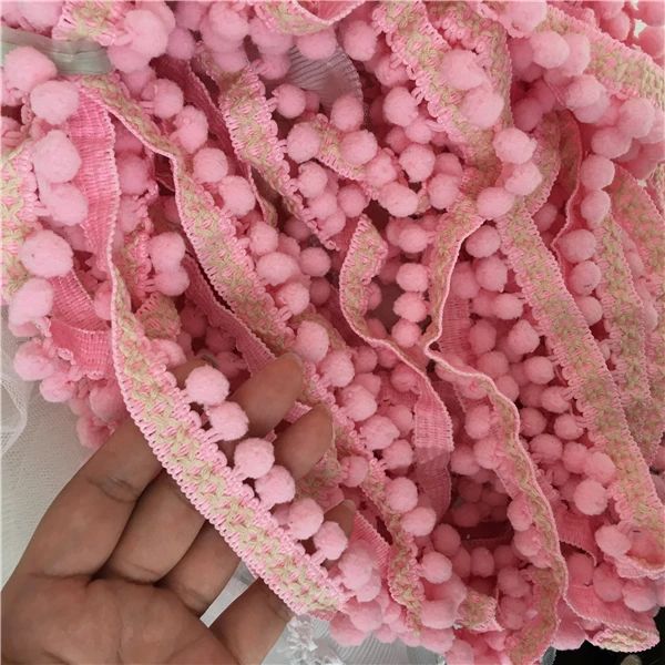 Newest 3yards 2.5cm Pink /white /Blue /Rose red ball pom pom ribbon tassel baby dolls cloth household pillow curtain lace Z766