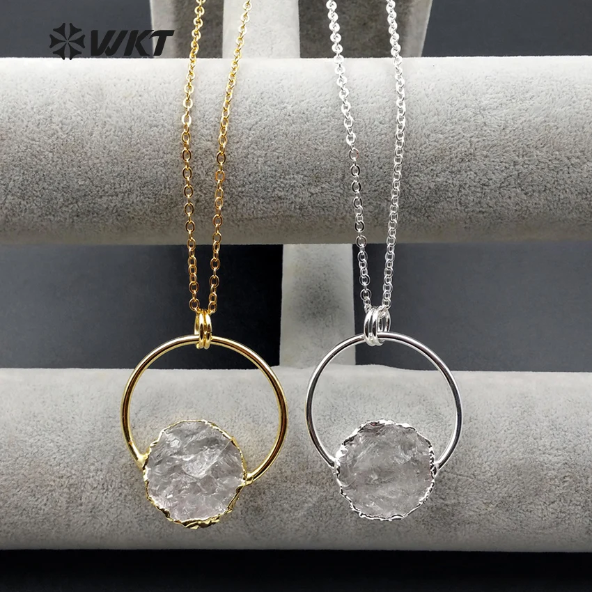 

WT-N1014 Wholesale fashion jewelry natural crystal quartz necklace High quality circular shape quartz with 24k gold electroplate