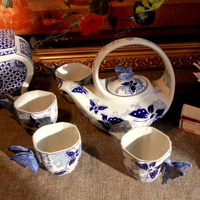 

Kung Fu Teaware Set Jingdezhen Blue and White Porcelain Butterfly Love Four-person Set wedding decoration