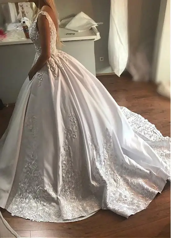 Đầm Vestido De Noiva 2020 Theo Hồi Giáo Đời Boho Satin Váy Áo Bầu Cổ Chữ V Ren Plus Kích Thước Dubai Tiếng Ả Rập Váy Cưới Cô Dâu áo