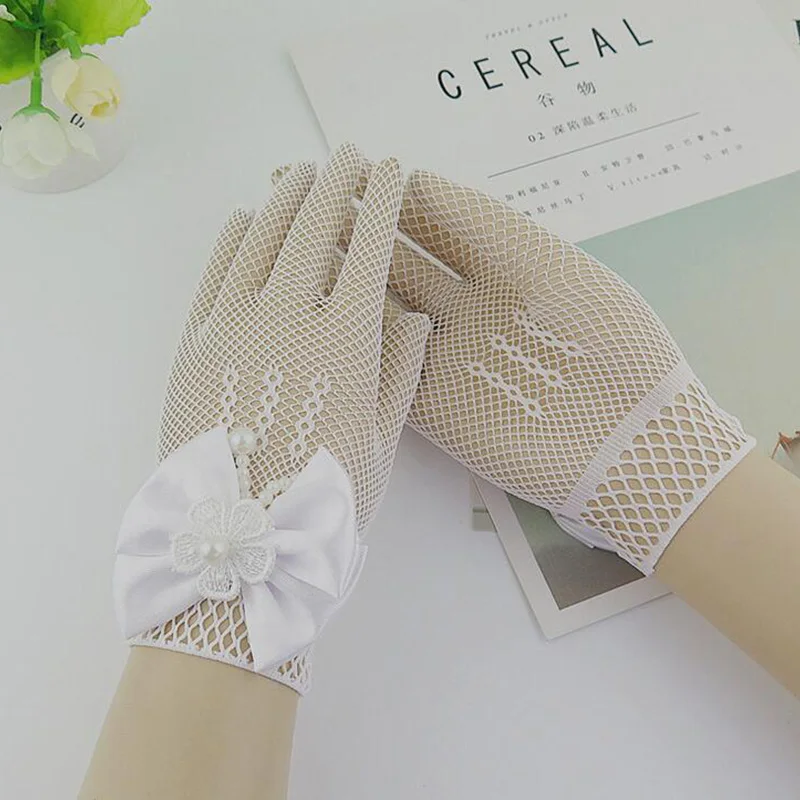 

Kids Gift White Elastic Mesh Cloth Girls Party Formal Etiquette Gloves Pearl Short Lace Bow Children Princess Dance Gloves G81