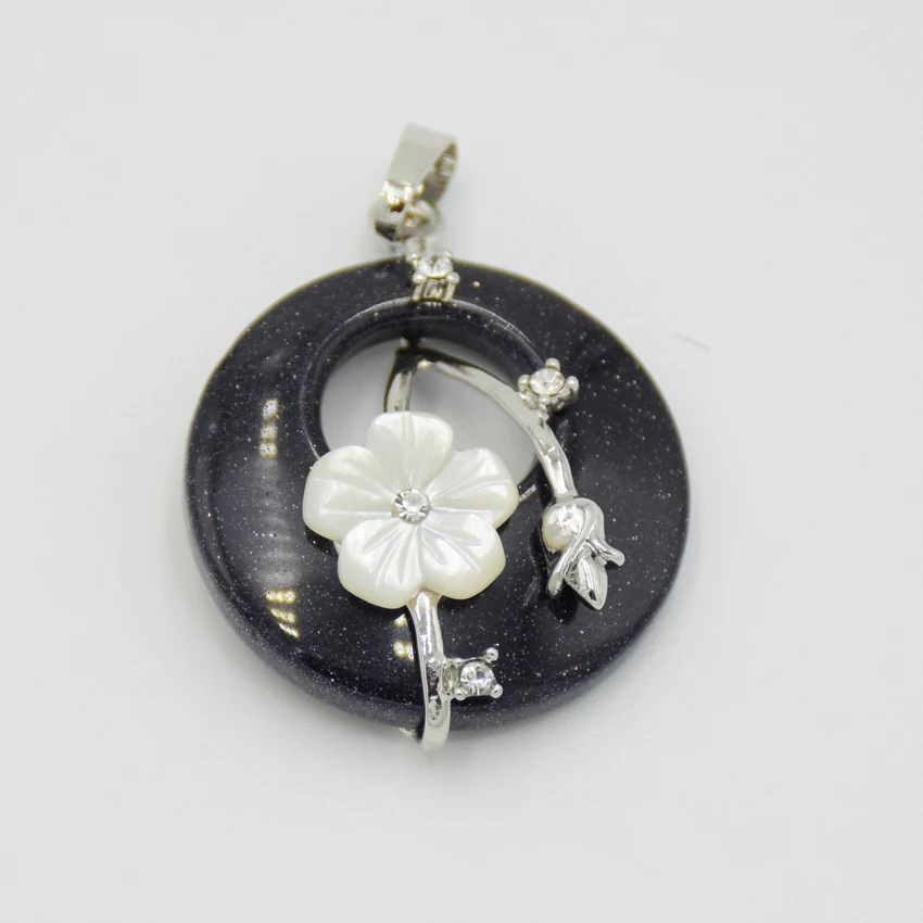 Round Hollow Natural Howlite Blue Sand Pink Crystal Stone Pendants White peach blossom Charm Tulip Metal Flower Necklace Pendant