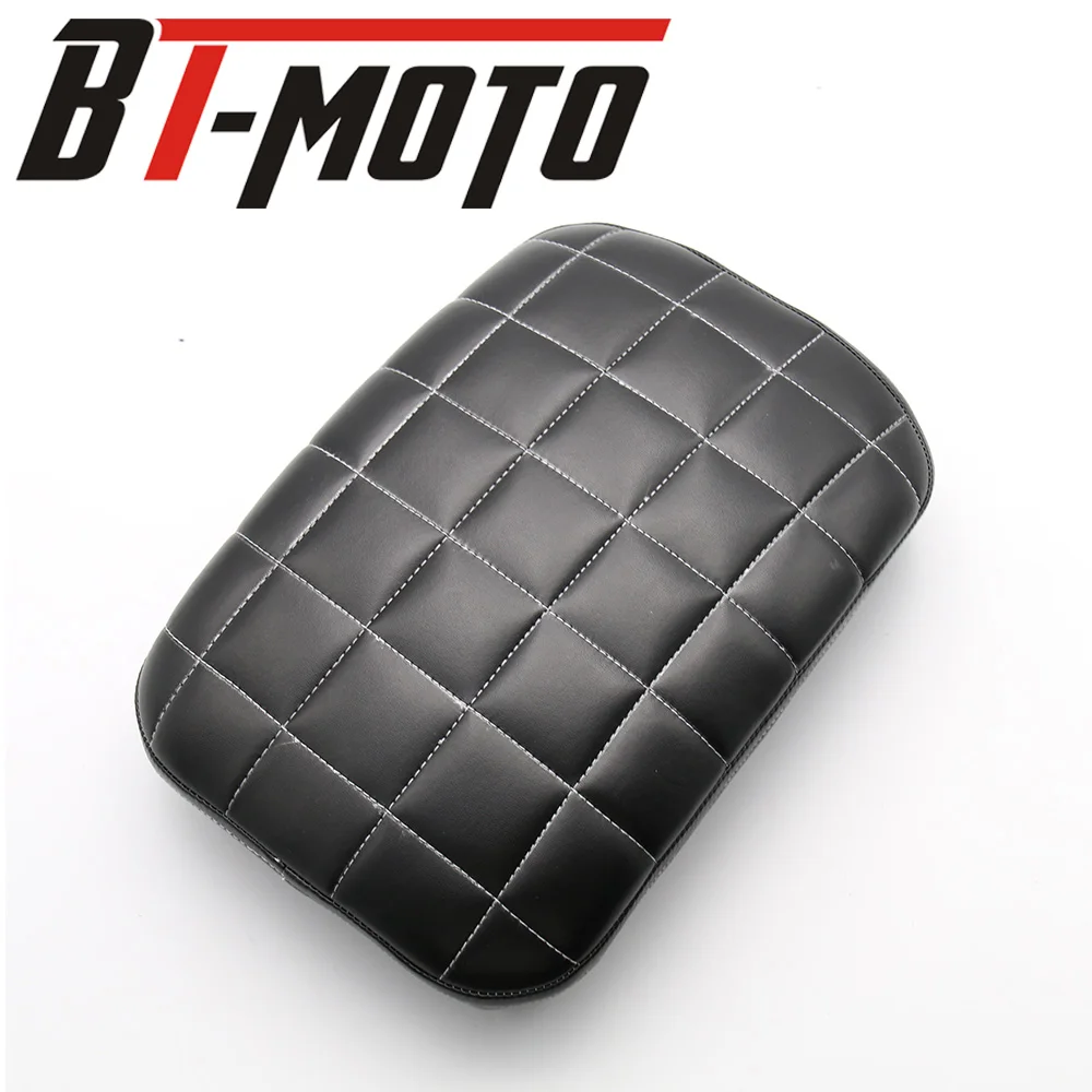 Motorcycle 8 Suction Cup Rear Pillion Passenger Pad Seat Fits For Bobber Chopper Sportster Softail Touring XL 883 1200 Universal